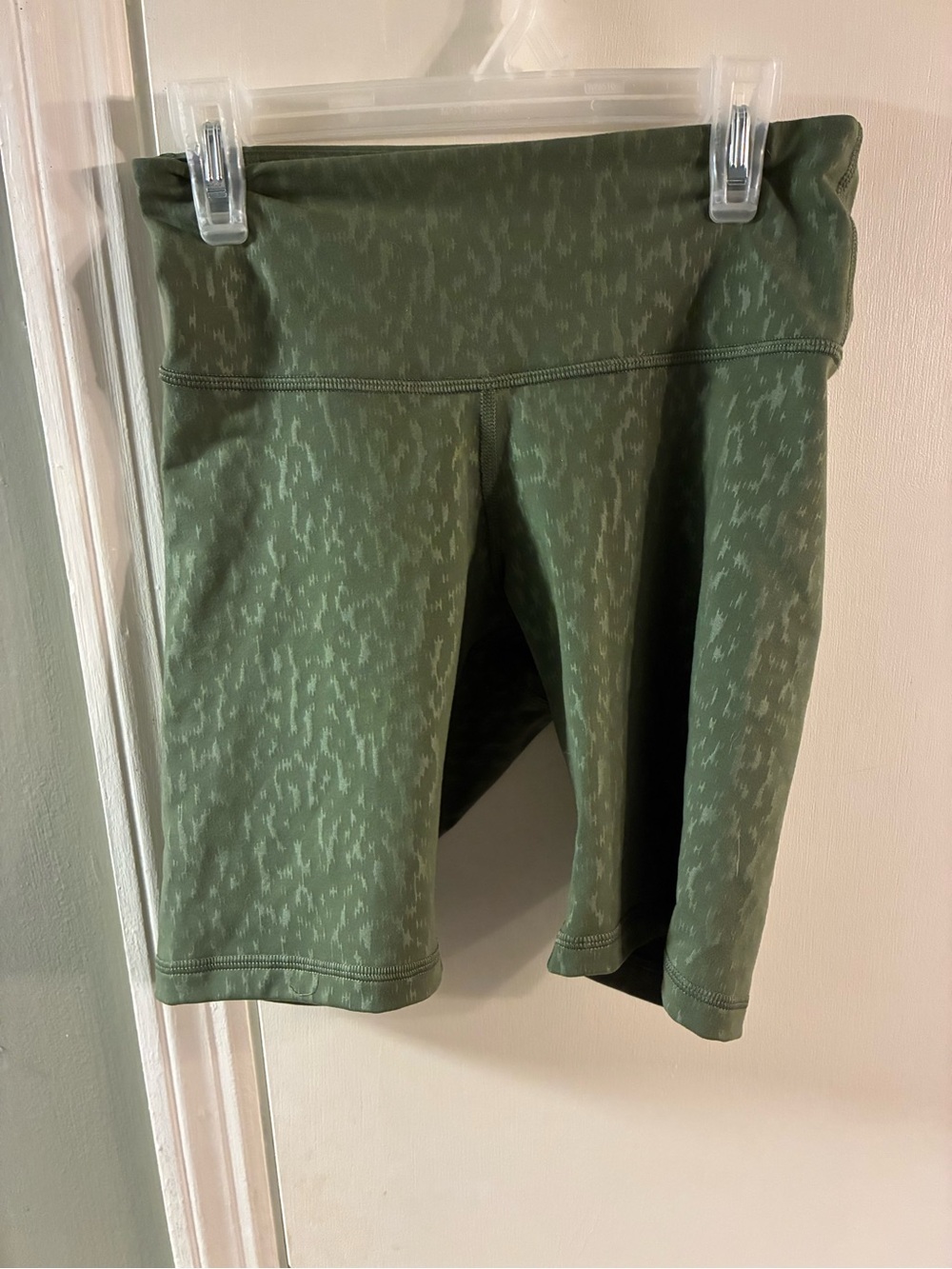 Old Navy Go Dry Women’s Athletic Shorts Size S Small Green Stretch Waist NWOT